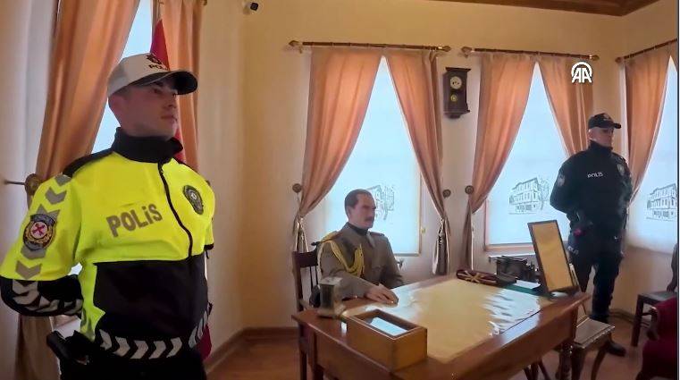 Emniyetin 19 Mayıs klibi nefes kesti! 12